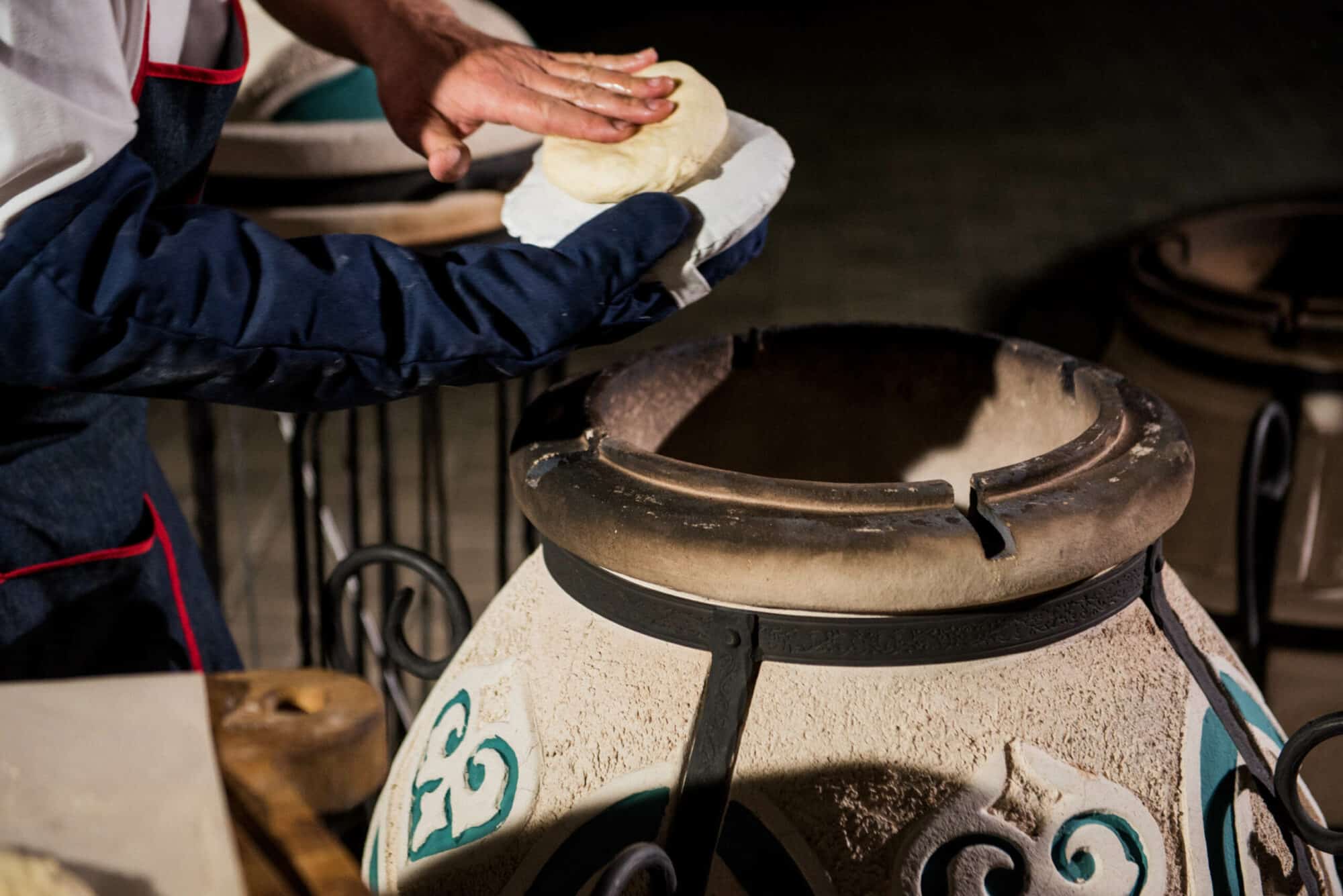 Tandoor baking set (glove, 2 pillows) - Image 8