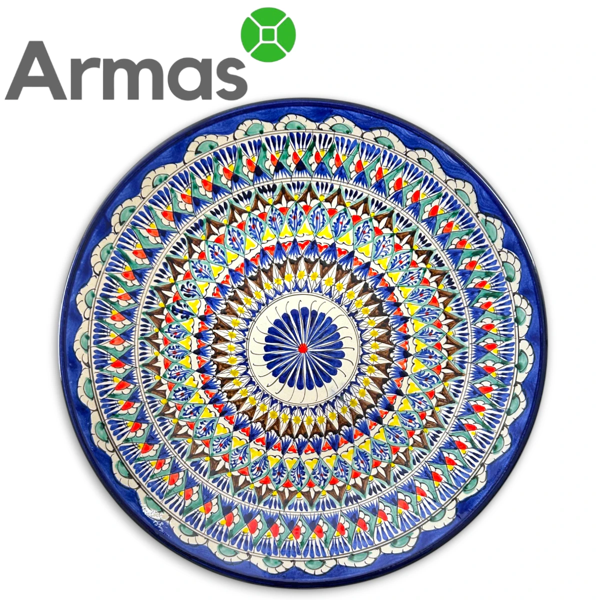 Uzbeku keramikas šķīvis ar zilu ziedu motīvu un raibu ornamentu