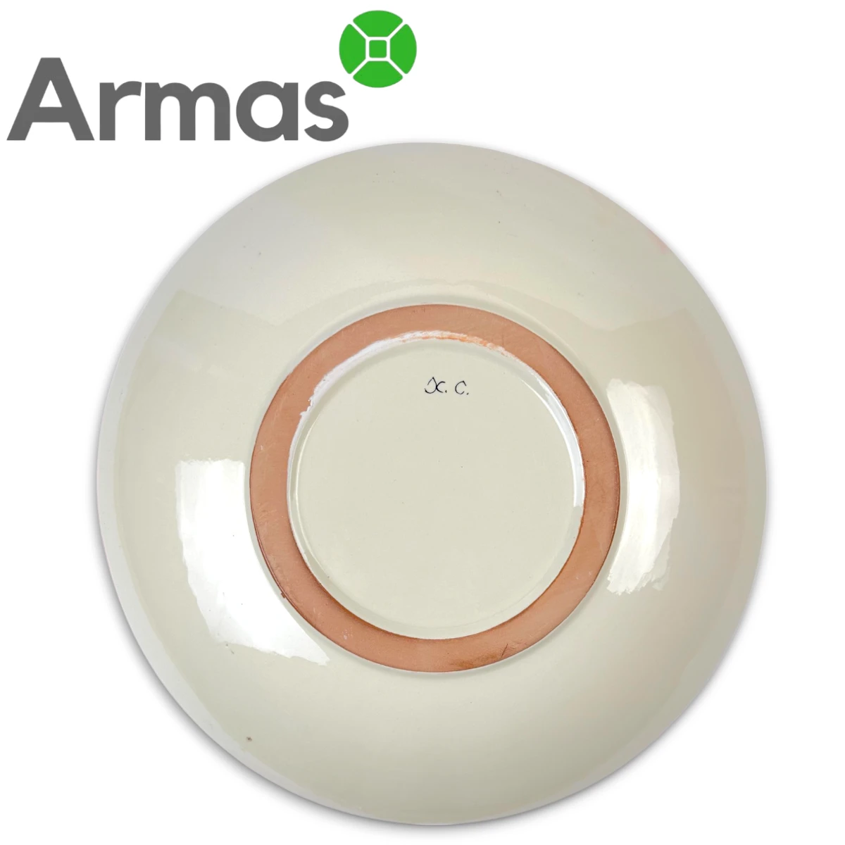 Uzbeku šķīvja apakšpuse ar glazūru