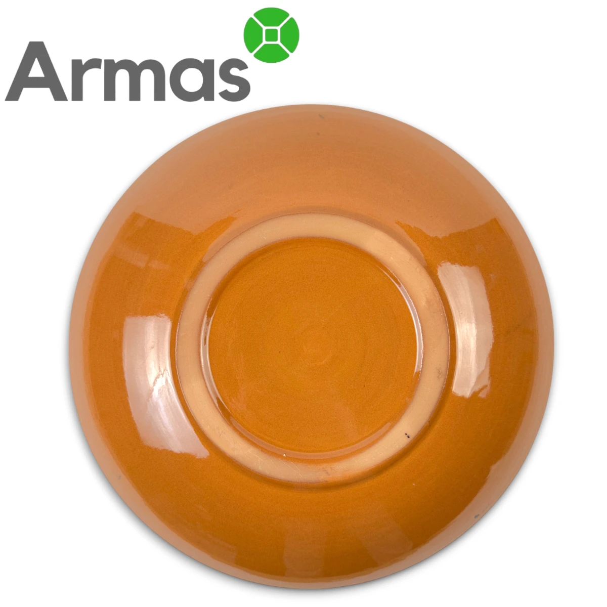 Uzbeku šķīvja aizmugure ar neglazētu apdari