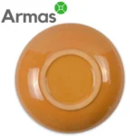 Задняя сторона узбекской тарелки с глазурованной поверхностью