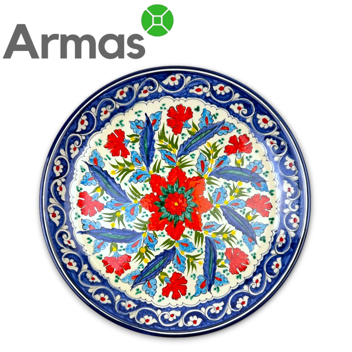 Узбекская тарелка для плова 38 см с красно-синим цветочным орнаментом – вид спереди